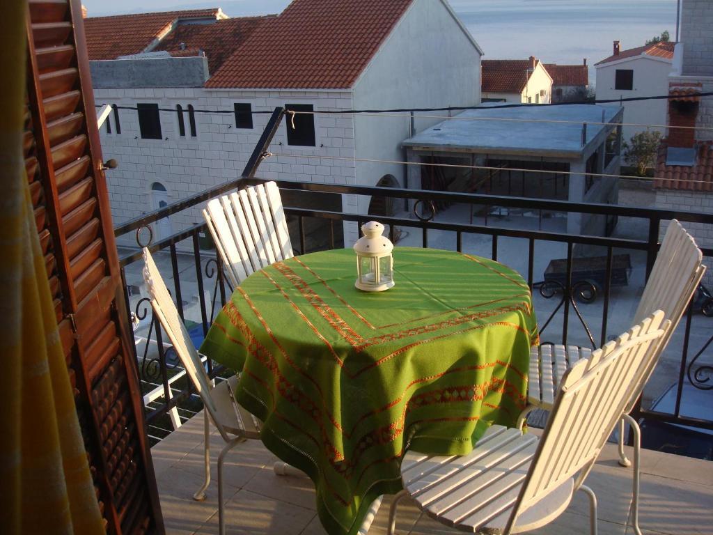 Apartments Mila Bol Szoba fotó