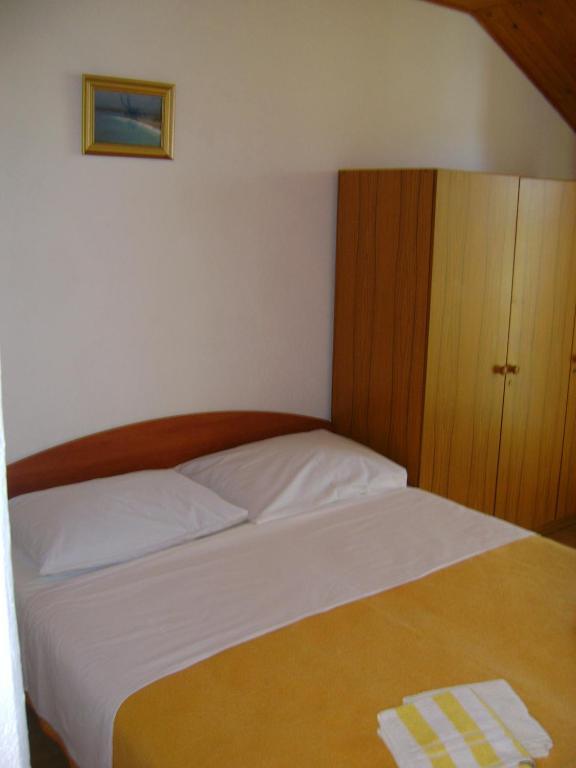 Apartments Mila Bol Szoba fotó