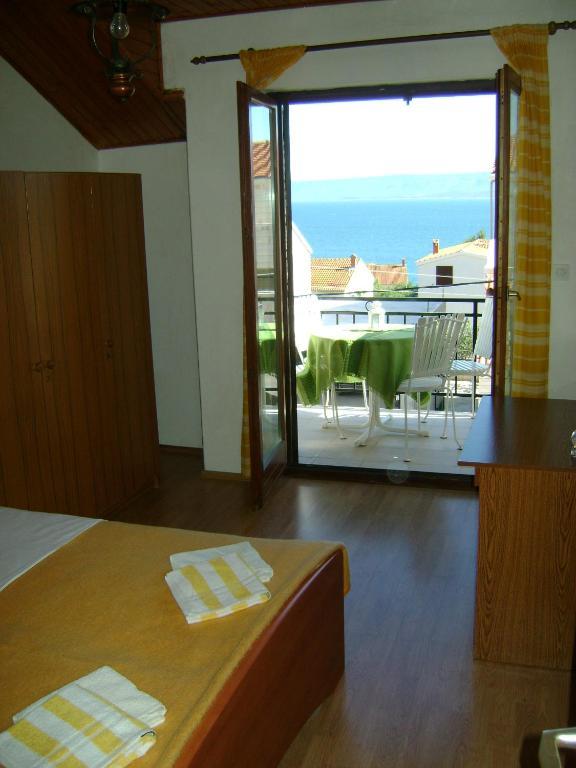 Apartments Mila Bol Szoba fotó