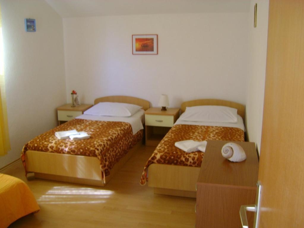 Apartments Mila Bol Szoba fotó
