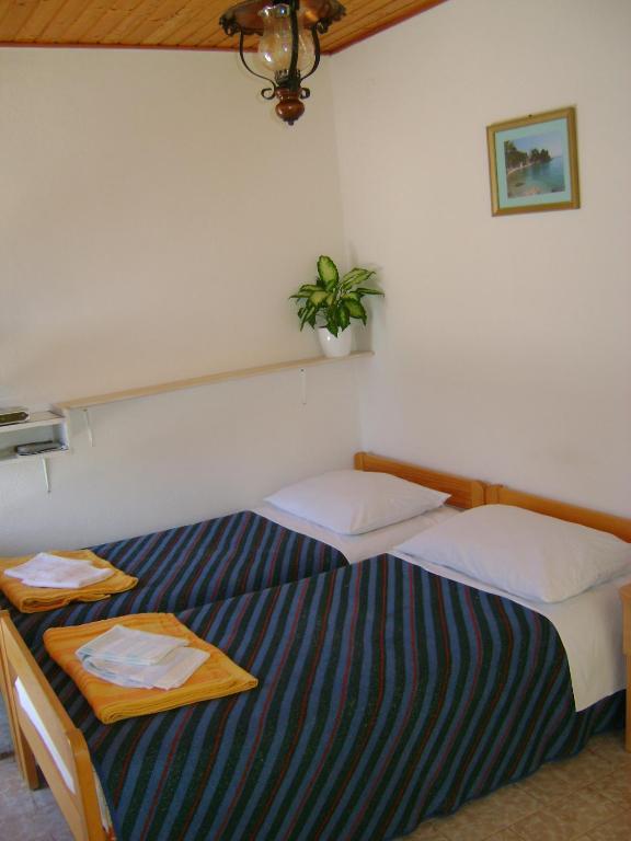 Apartments Mila Bol Szoba fotó