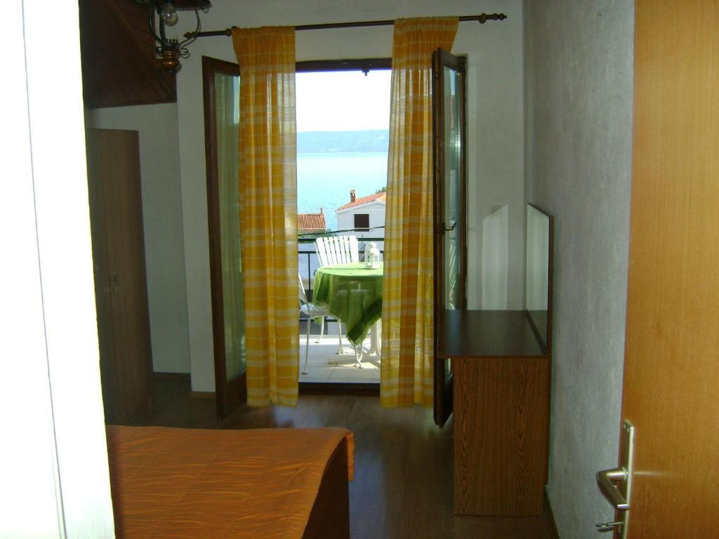 Apartments Mila Bol Szoba fotó